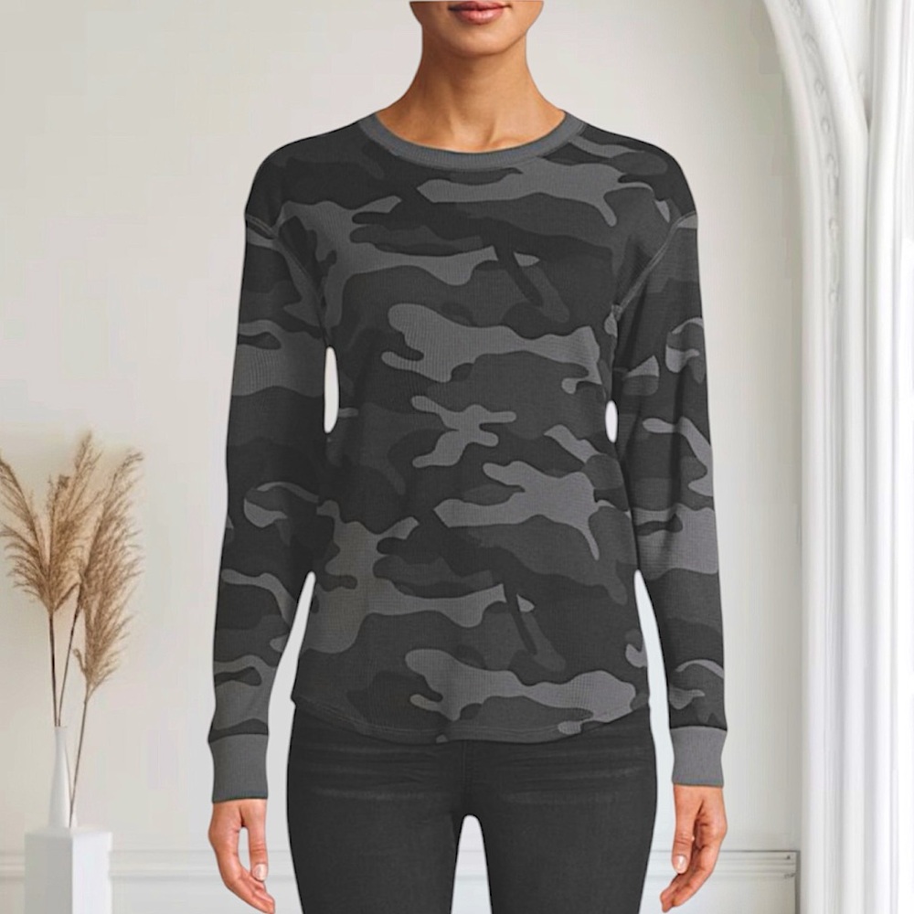 Time & Tru Thermal Camo Tee